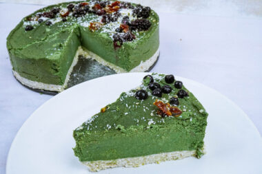 Spirulina cheesecake raw vegan